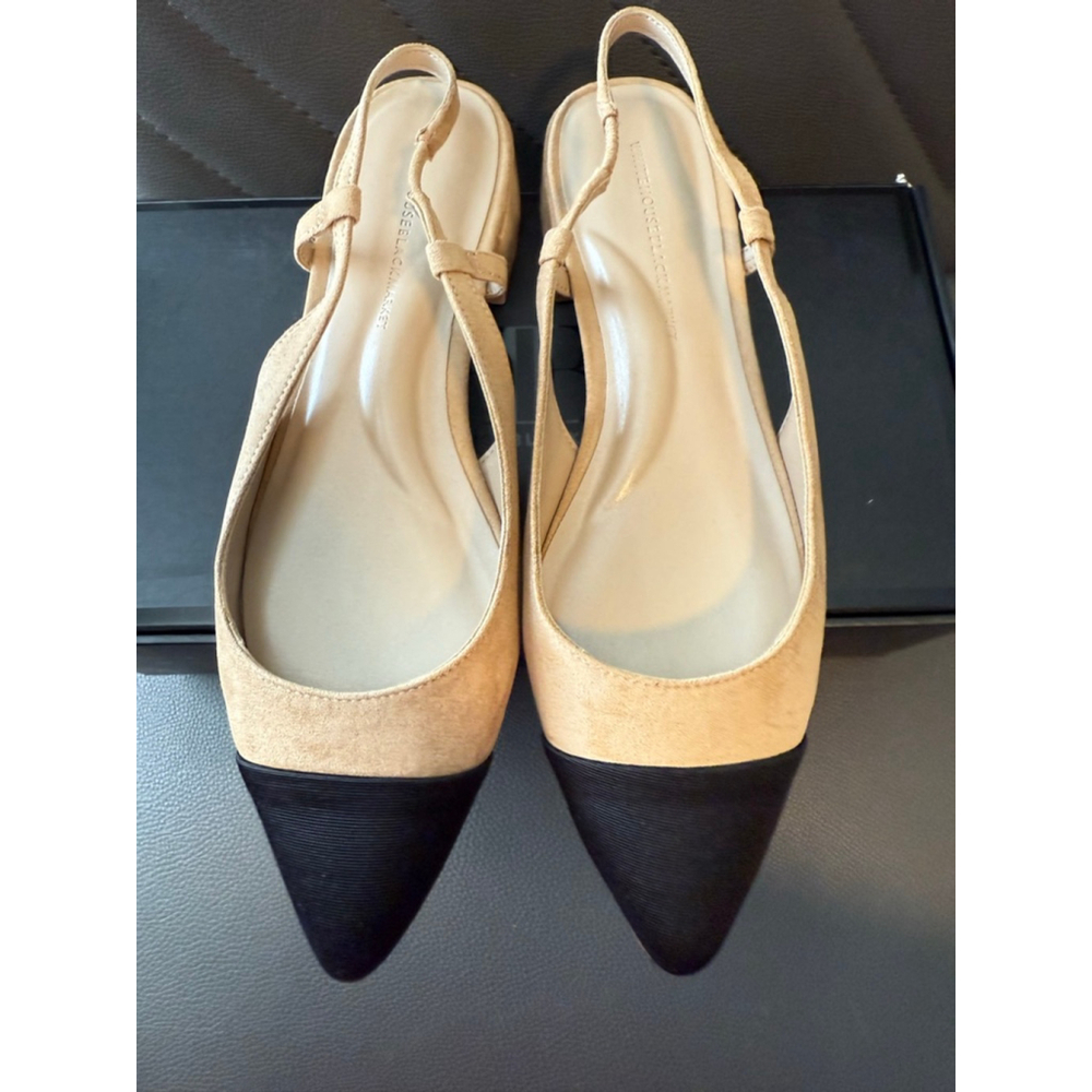 Women's WHITE HOUSE BLACK MARKET 8.5 Light Tan & Black Faux Suede Flats